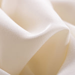 Milk white crêpe de chine fabric in pure silk | new tess