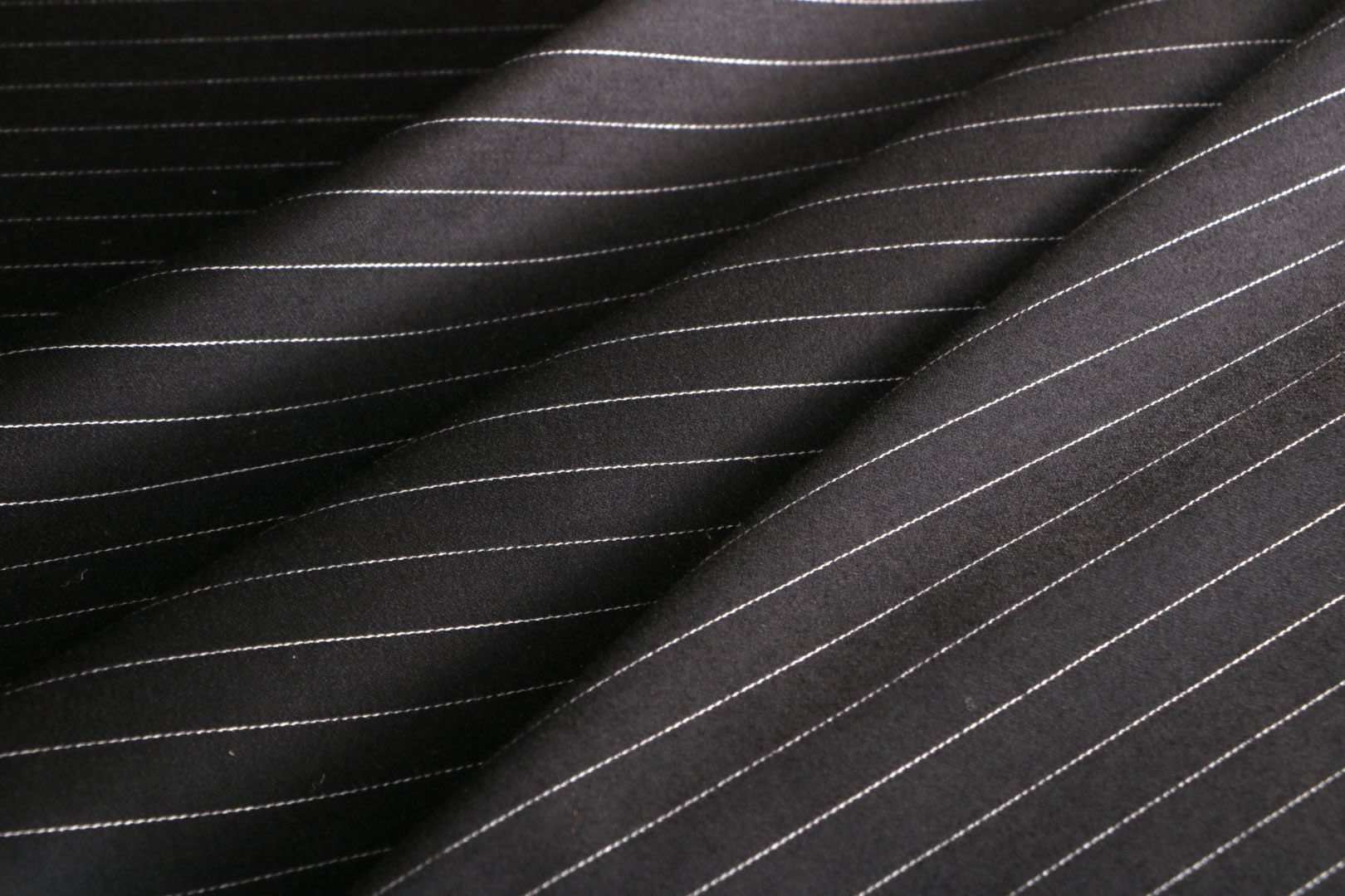 Black Polyester, Wool Apparel Fabric UN001147