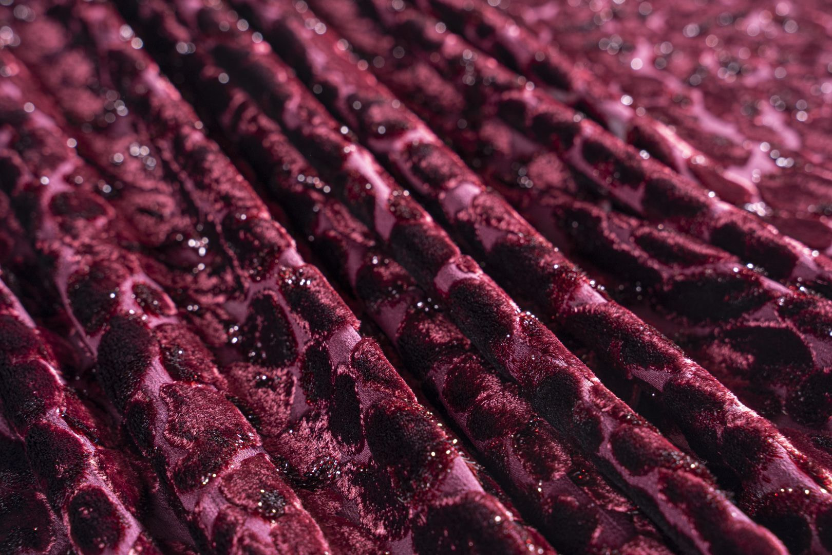 Tissu Couture Rouge en Polyester, Soie, Viscose UN001163