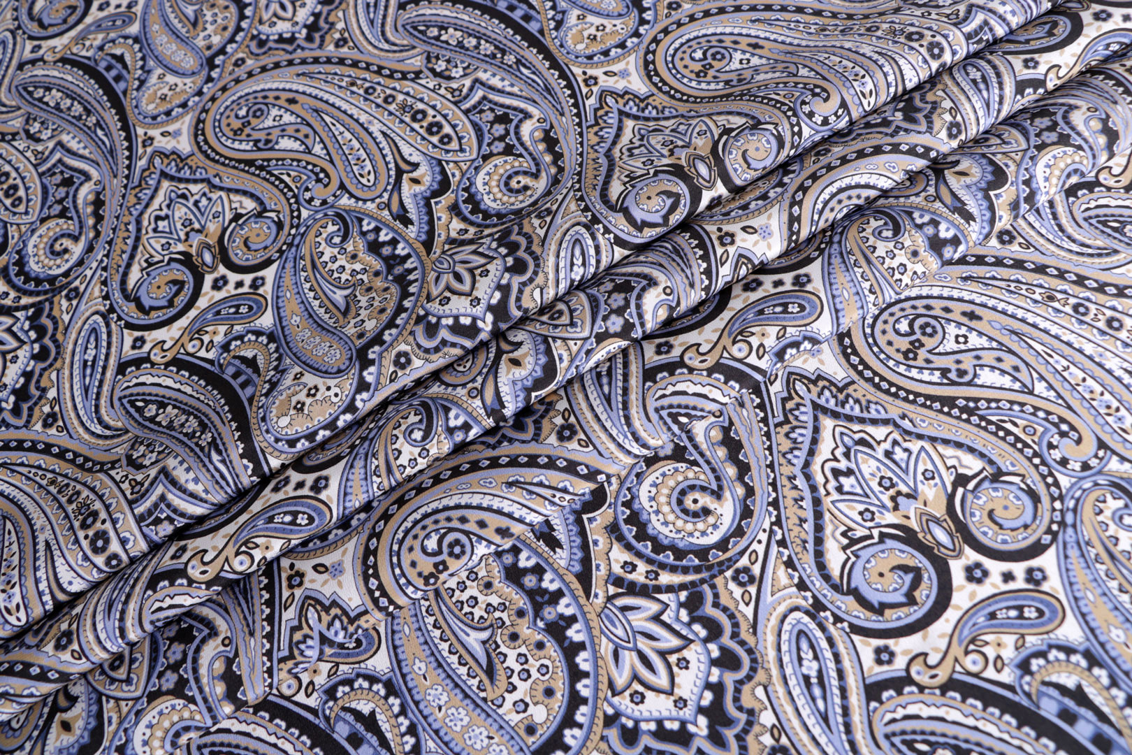 Tissu De Soie Français - Pièce De 1.80 Mètres De Long Sur 1.50 Mètres De Large - Pour Couture Et Artisanat