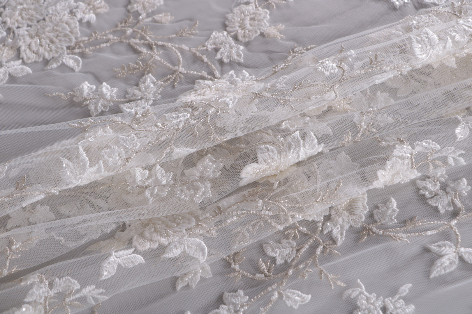 Tulle Ricamato Fiori e Perline TC001127