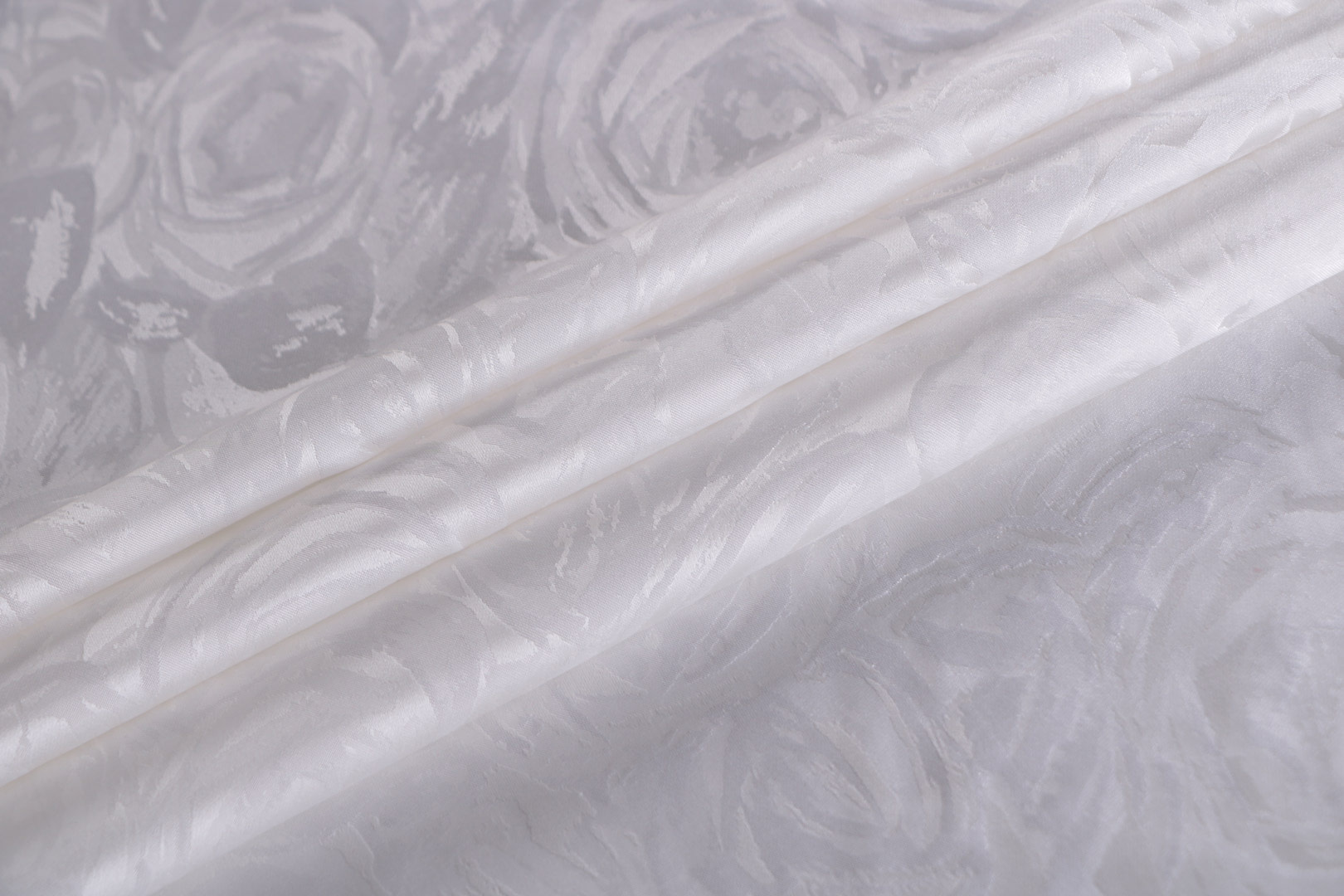 White Polyester, Silk Apparel Fabric UN001355