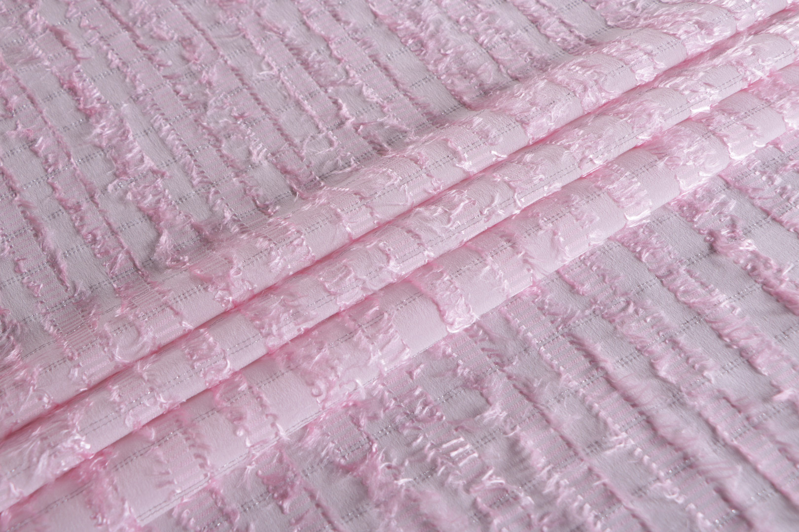 Pink Polyester, Silk, Viscose Apparel Fabric UN001360