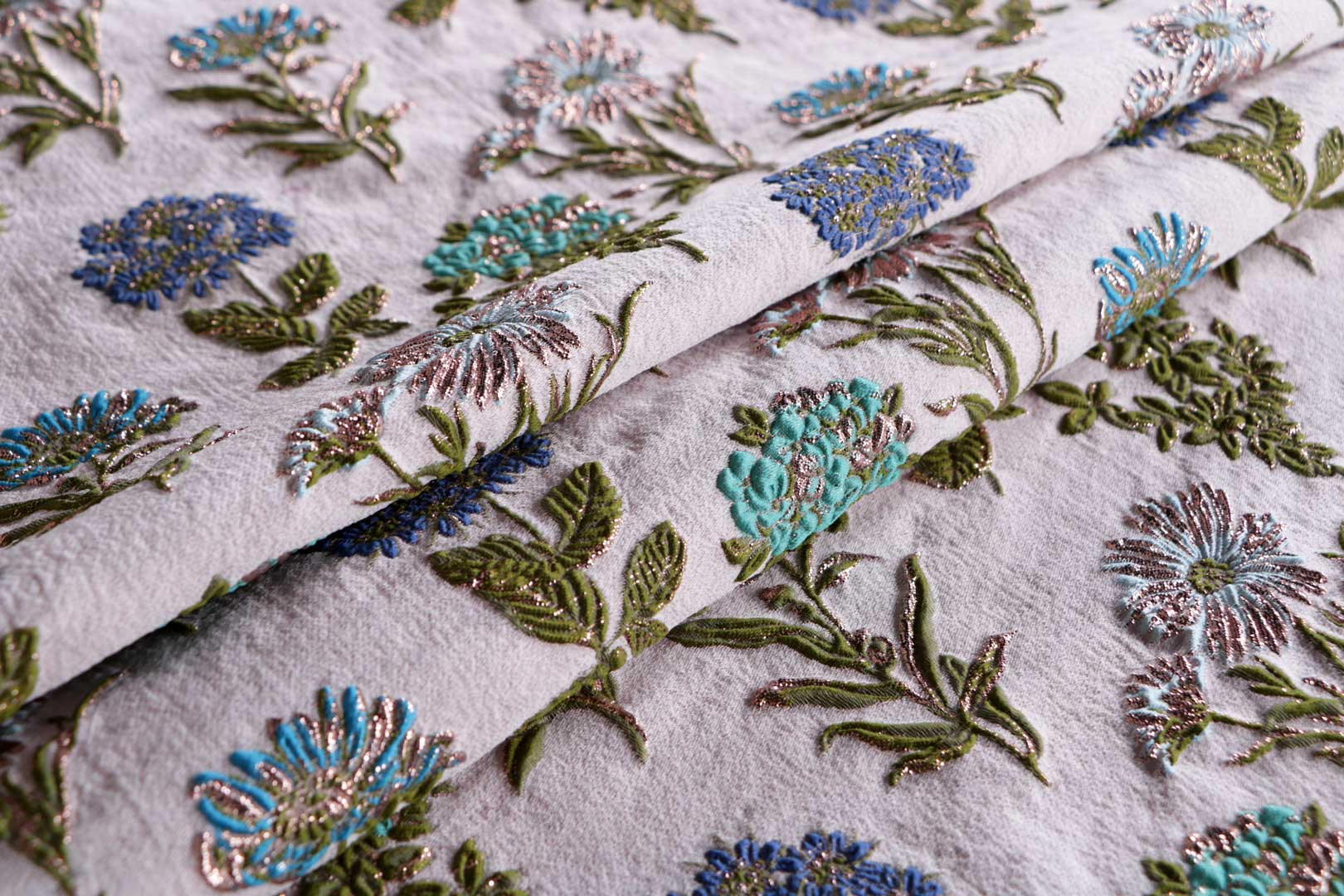 Blue, Pink Polyester, Silk Apparel Fabric UN001375