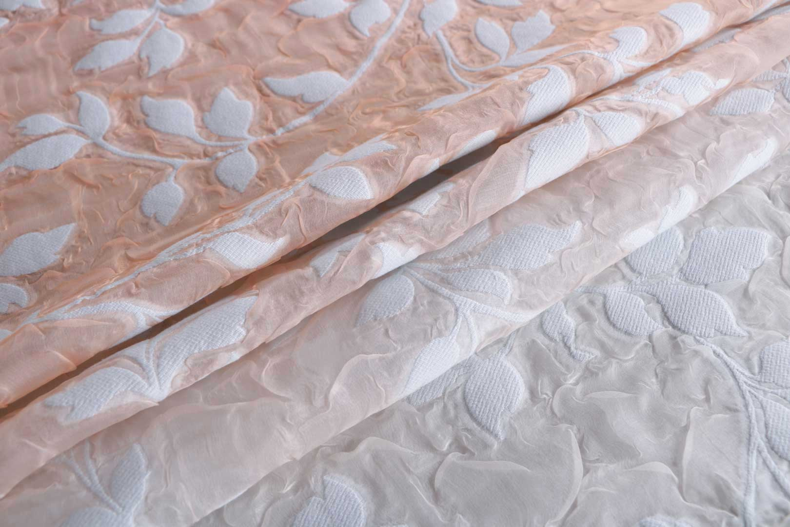 Blue, Pink Cotton, Polyester, Silk Apparel Fabric UN001377