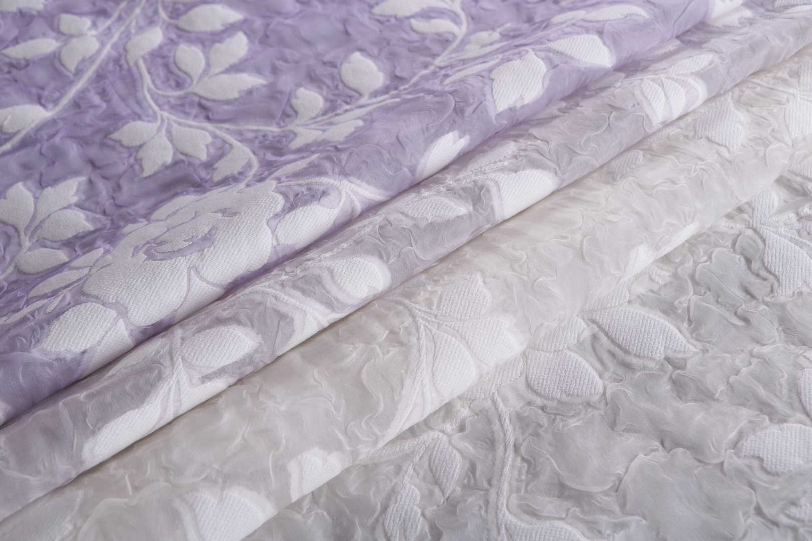 Tessuto Bianco, Viola in Cotone, Poliestere, Seta per Abbigliamento UN001378