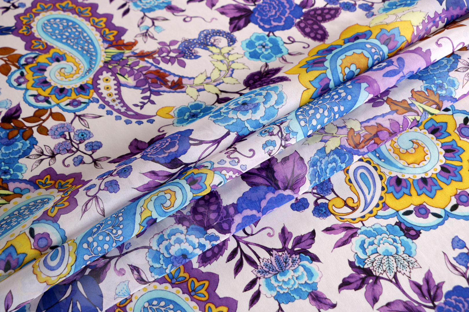 Tessuto Georgette Bianco, Multicolore, Viola in Seta per Abbigliamento ST000572