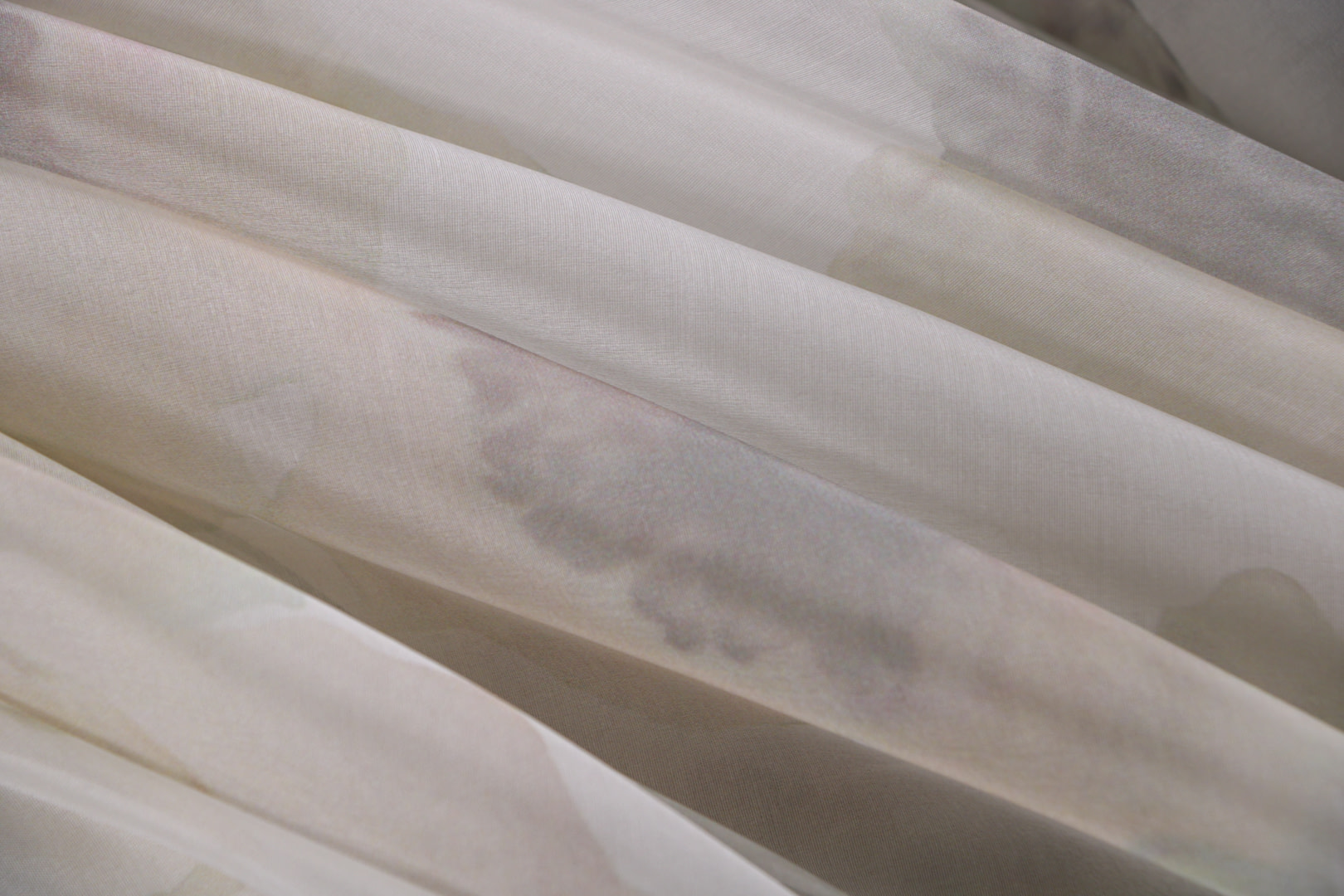 Beige Silk Organza fabric for dressmaking