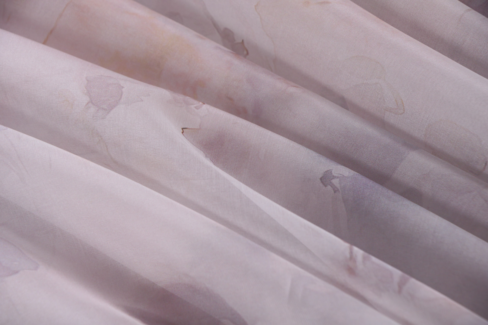 Pink Silk Organza fabric for dressmaking