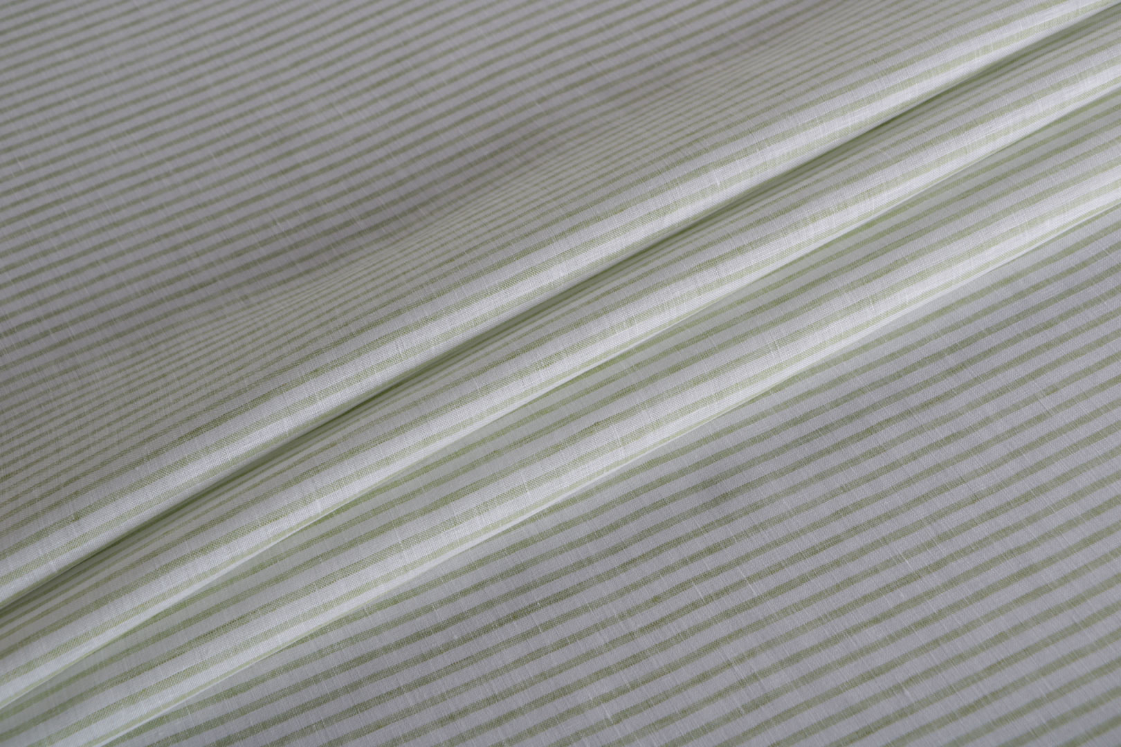 Green, White Linen Chambray Apparel Fabric TC000987