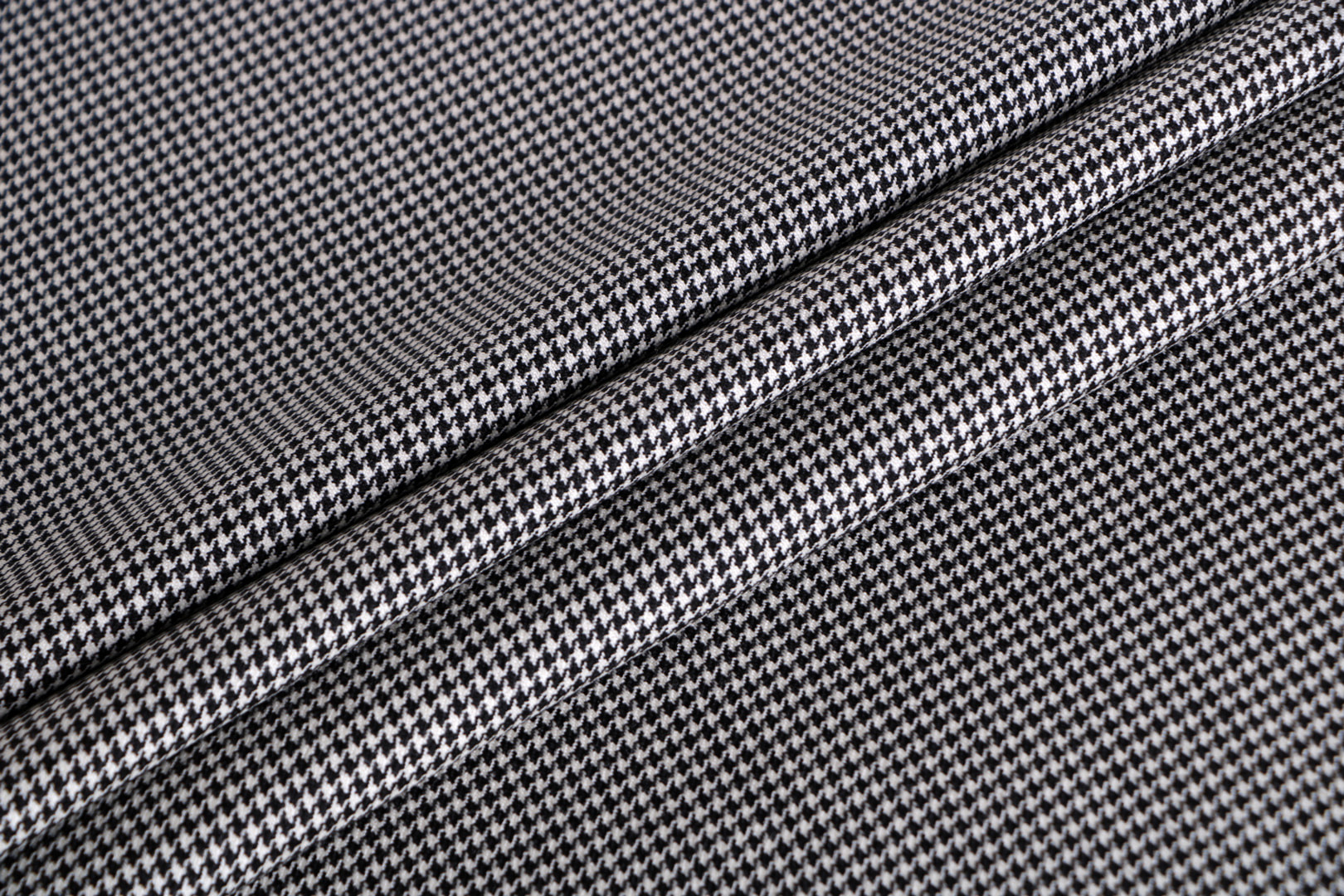 Black, White Wool Apparel Fabric TC001061