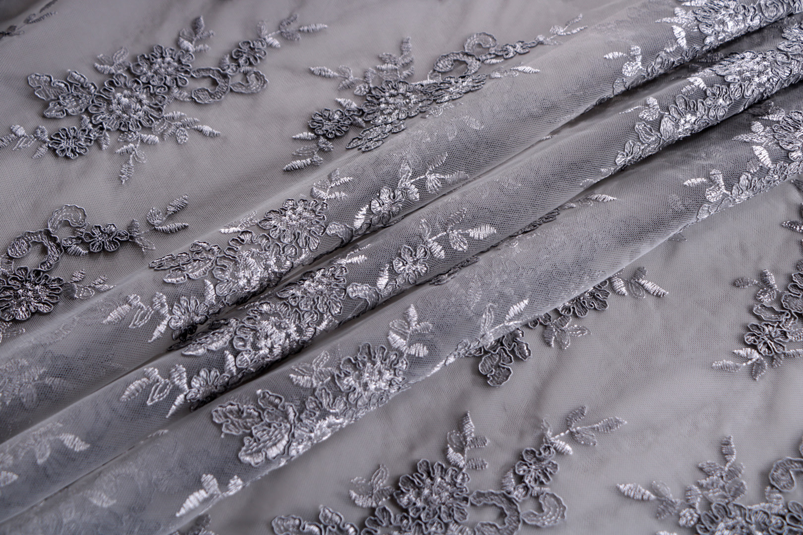 Silver Polyester Apparel Fabric TC001082