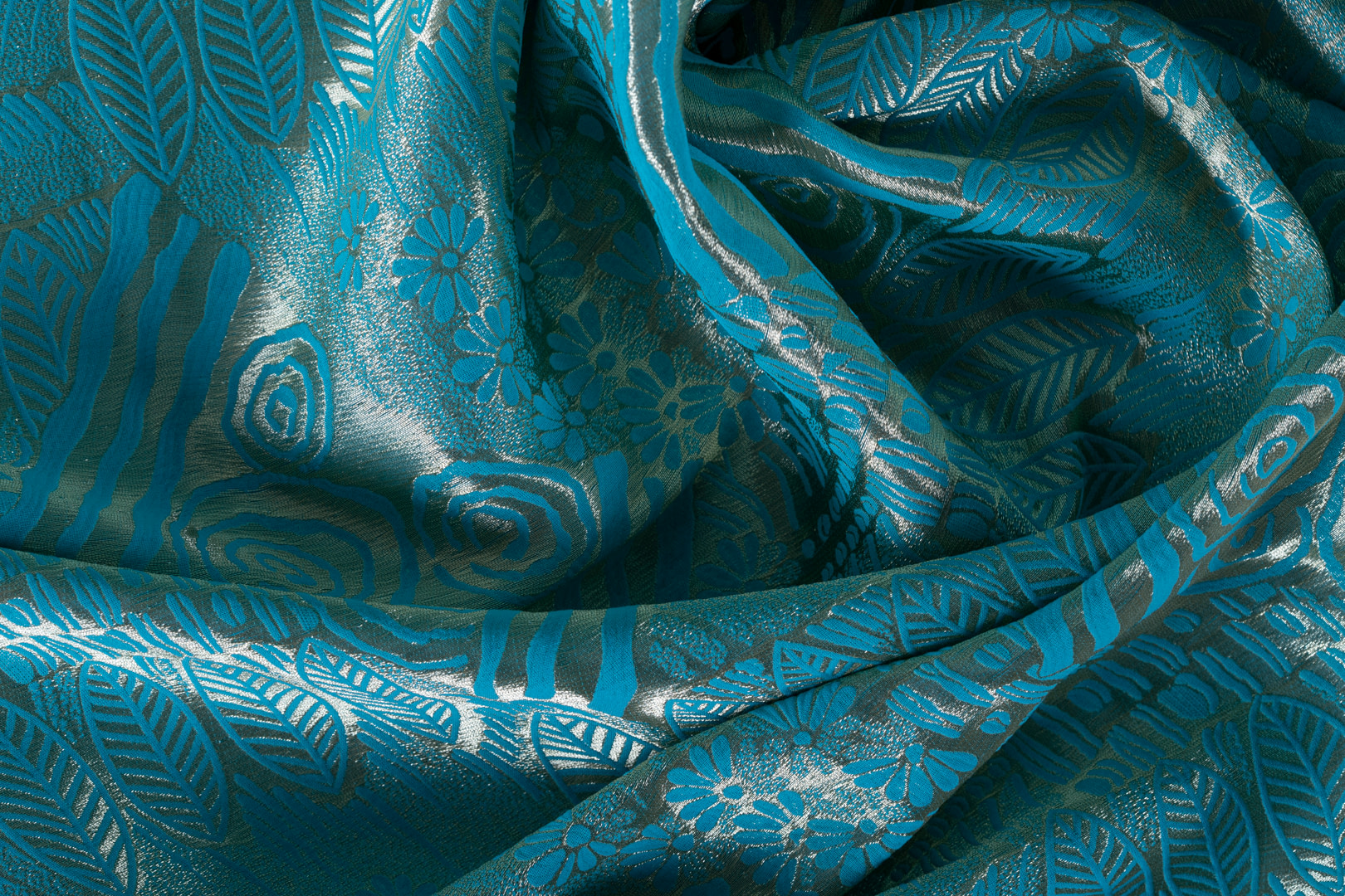 Blue Cotton, Polyester, Silk, Viscose Apparel Fabric UN001230