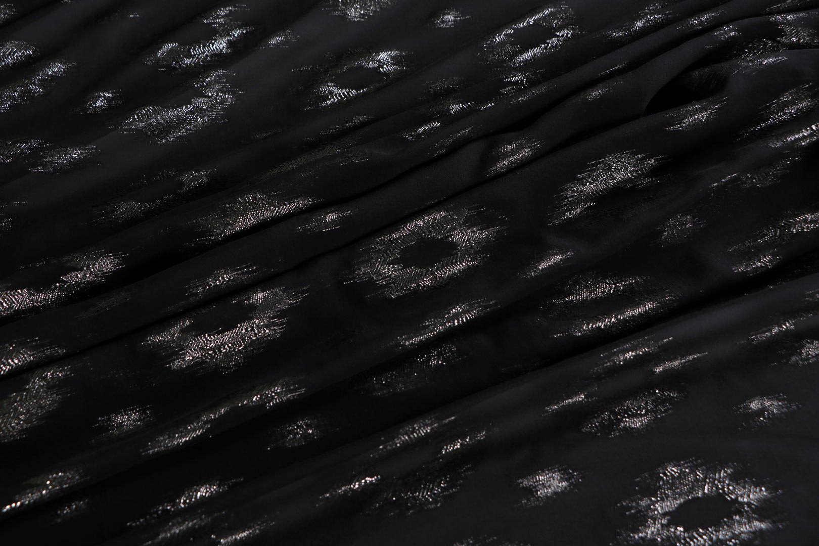 Black Polyester, Silk Apparel Fabric UN001289