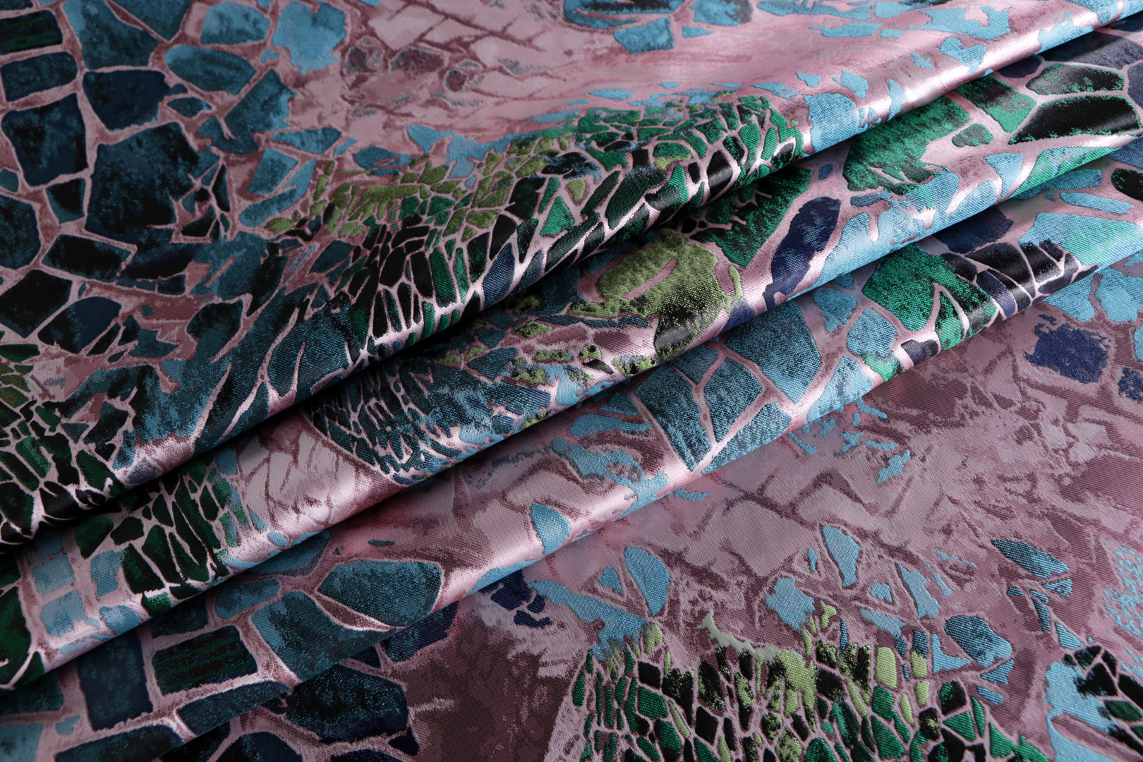 Tessuti in seta per abbigliamento di alta qualità | new tess