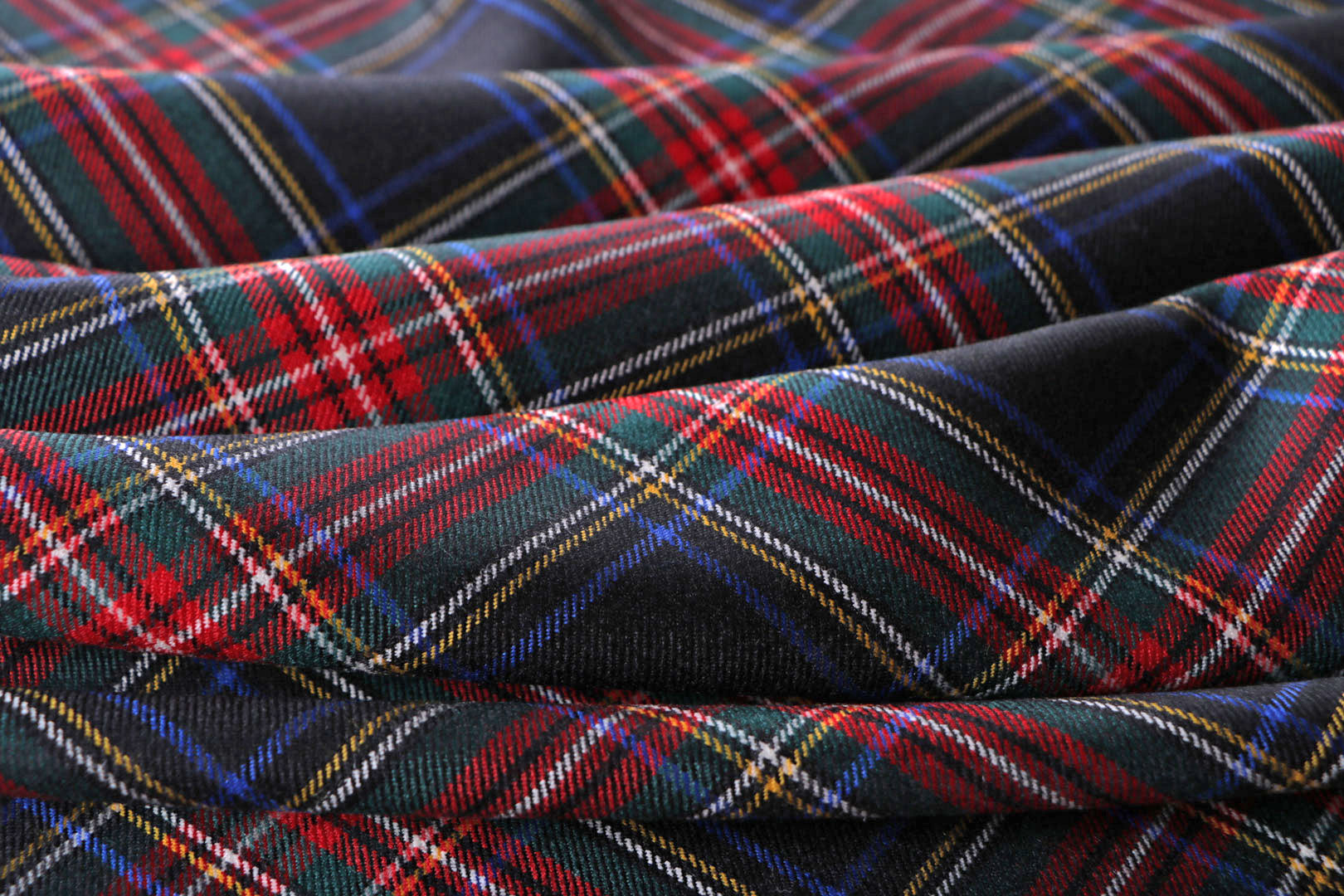 Black, red and green tartan fabric in pure wool | new tess