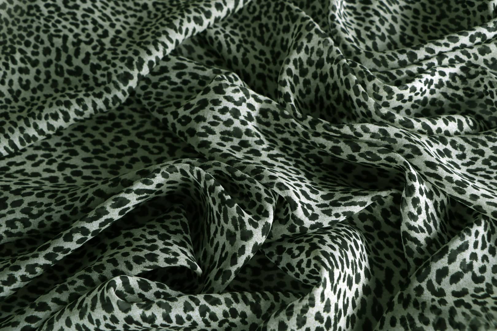 Green Silk Georgette fabric for dressmaking