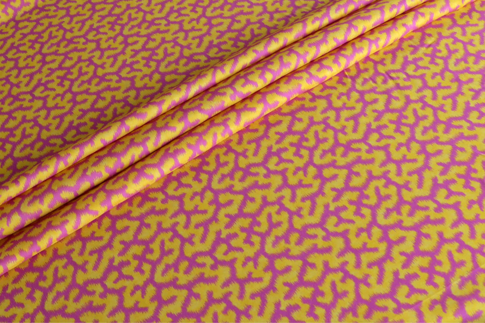 Tessuto Mussola Fucsia, Giallo in Viscosa per abbigliamento