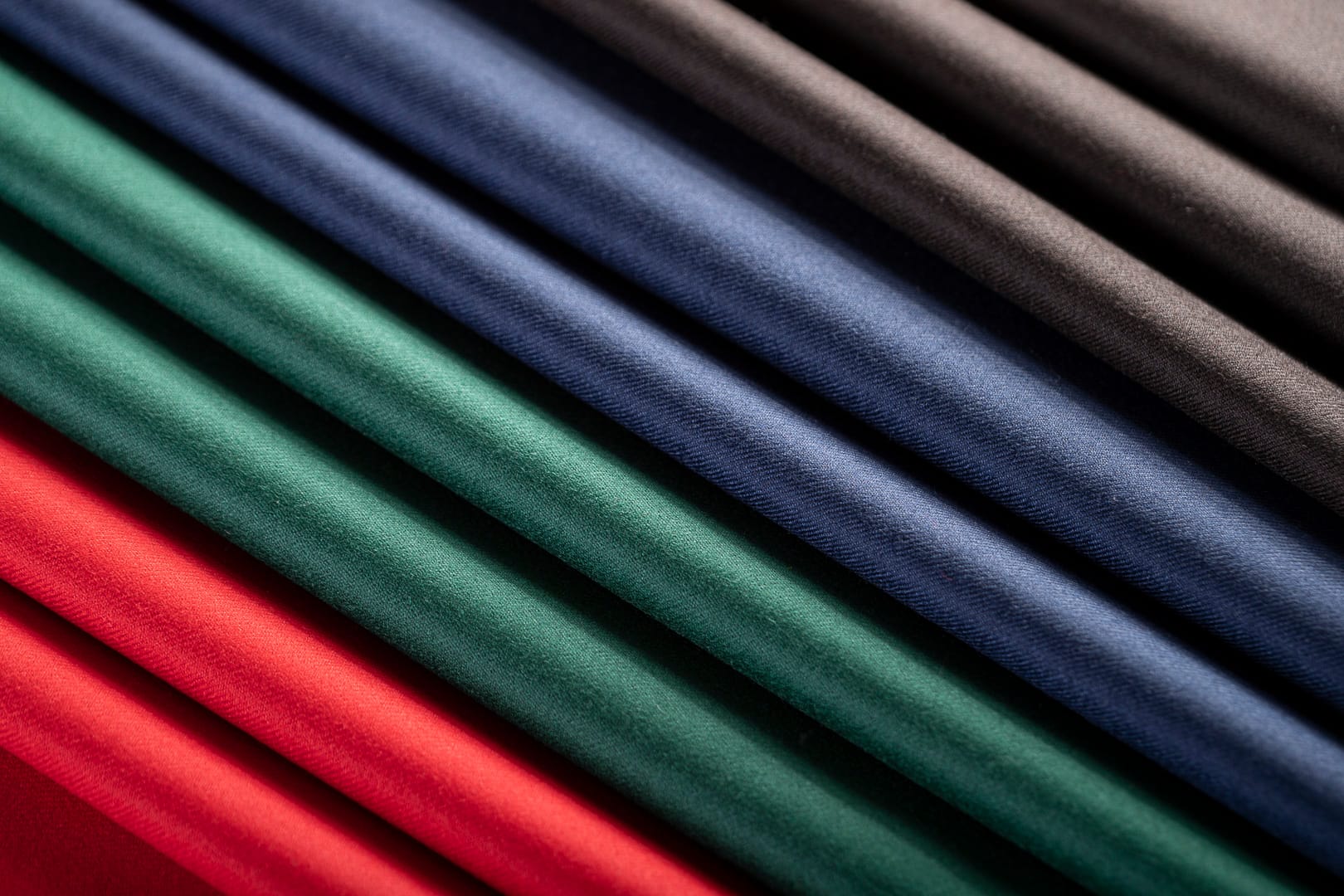 Tessuto flanella di lana per pantaloni, tailleur, giacche o tubini classici | new tess
