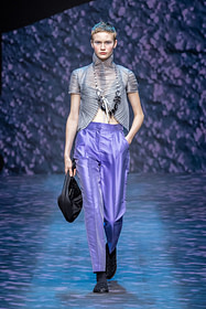 Silk satin fashion trend Spring 2023 - new tess fabrics