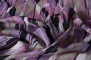 Tessuto Georgette Fucsia, Rosa, Viola in Seta per abbigliamento