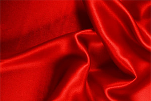 Tessuto Crêpe Satin Rosso Fuoco in Seta per Abbigliamento UN000159
