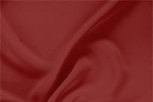 Tessuto Drap Rosso Amaranto in Seta per Abbigliamento UN000714