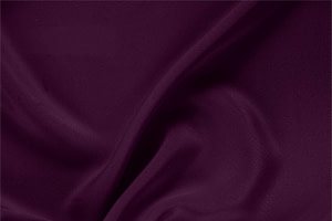 Tessuto Drap Viola Prugna in Seta per Abbigliamento UN000725