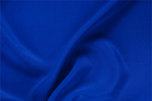 Tessuto Drap Blu Elettrico in Seta per Abbigliamento UN000731