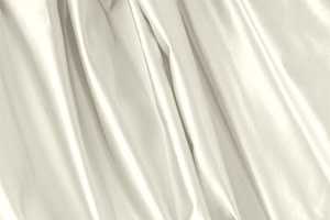 Tessuto Duchesse Bianco Vaniglia in Seta per abbigliamento