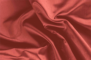 Tissu Satin Shantung Rouge corail en Soie pour vêtements