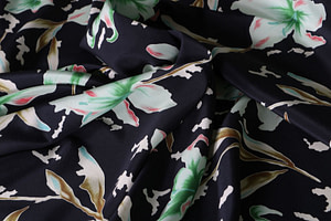 Tessuto Crepe Seta Lilium ST000198 per Abbigliamento