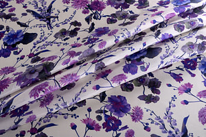 Tessuto Habutai Fiori All Over ST000519 per Abbigliamento