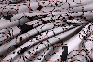 Flowers Jacquard Apparel Fabric UN001240