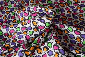 Tissu Blanc, Fuchsia, Multicolor, Violet en Soie, Viscose pour vêtements