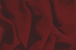 Tessuto Georgette Rosso Amaranto in Seta per abbigliamento