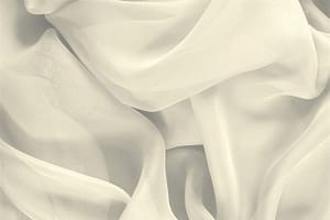 Tessuto Chiffon Bianco Latte in Seta per abbigliamento