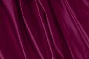 Tessuto Duchesse Rosso Burgundy in Seta per abbigliamento