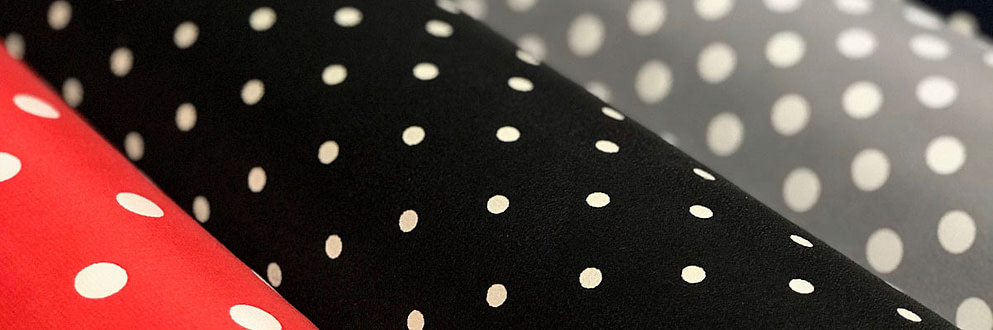 Coupon Tissu Crêpe Polyester Pois Bleu Marine Sur Fond Blanc - 4 Pièces 50x140 Cm