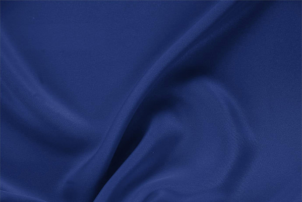 Tessuto Drap Blu Zaffiro in Seta per Abbigliamento UN000732
