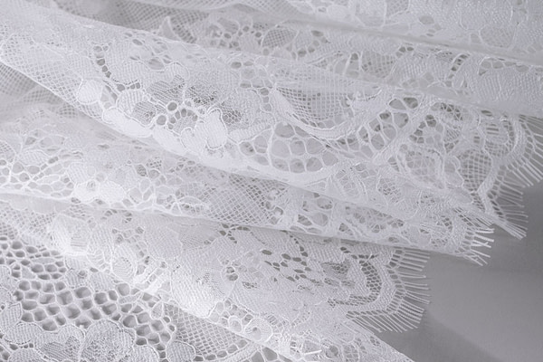 Pizzo chantilly bianco con doppio smerlo | new tess