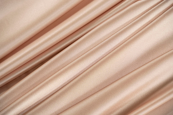 Freesia pink crêpe back satin fabric | new tess