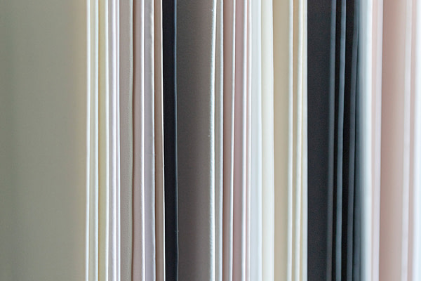 Solid-colour fabrics in continuous stock - new tess