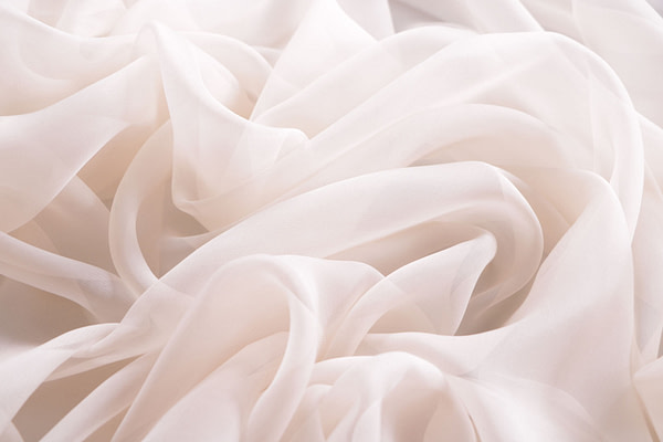 Tessuto Chiffon Primula Gelsomino per Abbigliamento