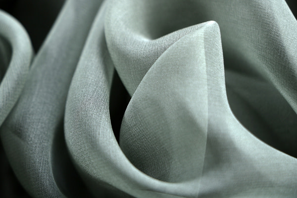 Army green chiffon fabric in pure silk | new tess
