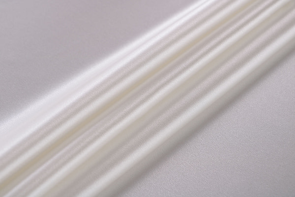 Ivory white crêpe back satin fabric in pure silk | new tess