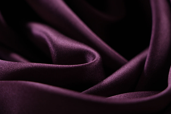 Aubergine purple crêpe back satin fabric in pure silk | new tess