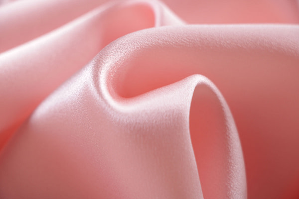 Quartz pink crêpe back satin fabric in pure silk | new tess