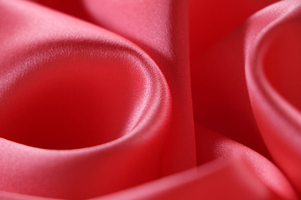 Geranium pink crêpe back satin fabric in pure silk | new tess
