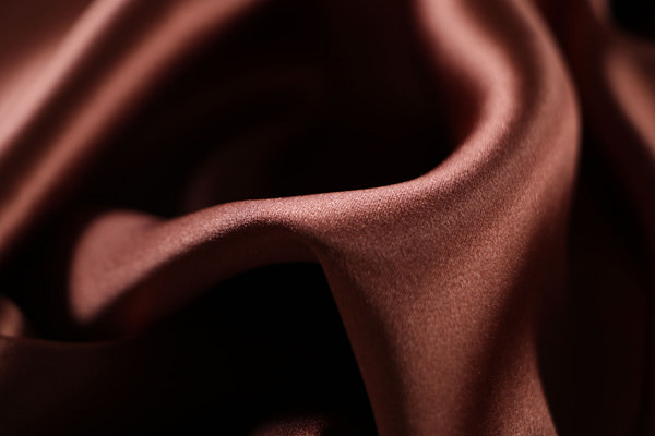 Walnut brown crêpe back satin fabric in pure silk | new tess